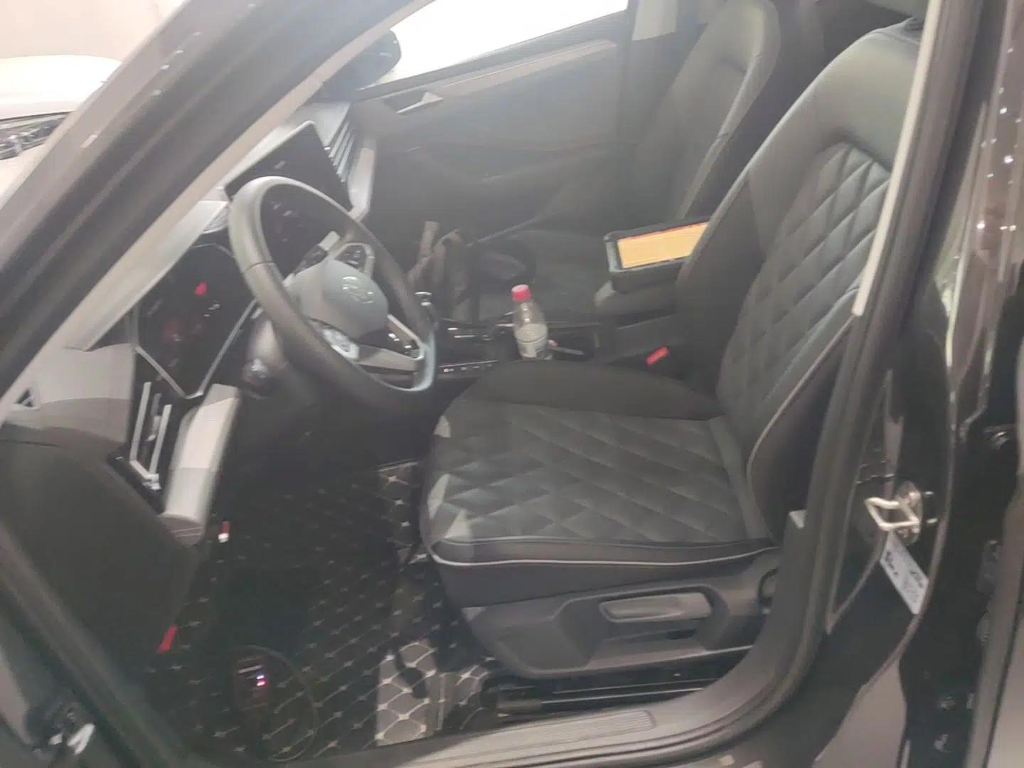 Volkswagen Sagitar 2025 300TSI DSG Excellence Edition — миниатюра 17