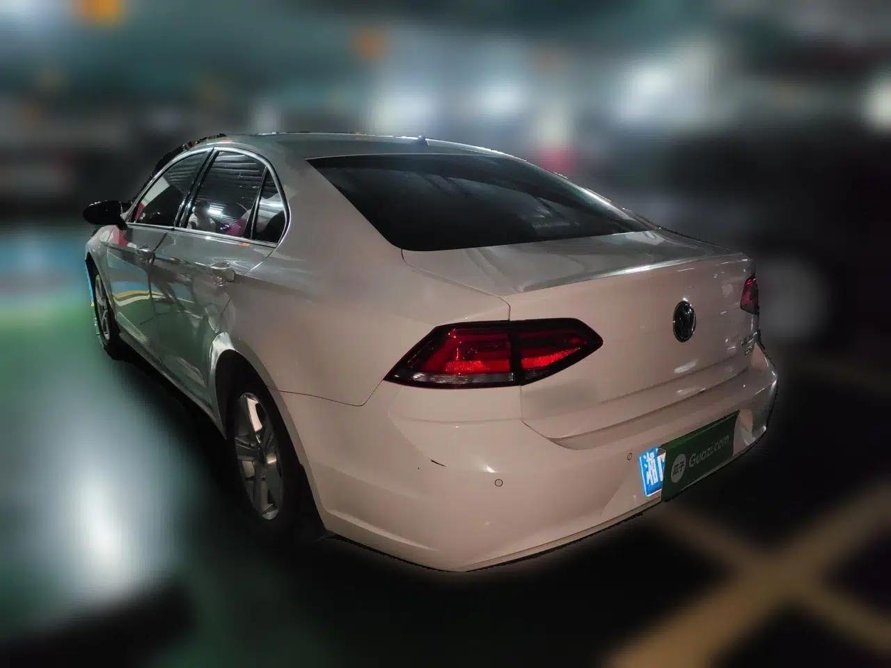 Volkswagen Lamando 2017 230TSI DSG Fashion Edition — миниатюра 4