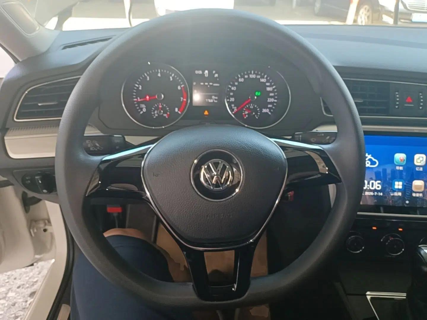 Volkswagen Lamando 2017 230TSI DSG Fashion Edition — миниатюра 13