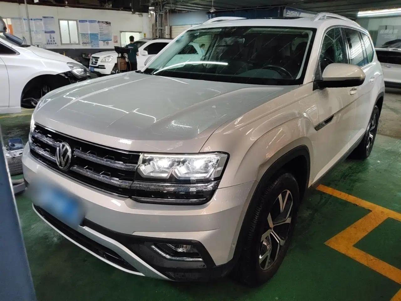 Volkswagen Teramont 2017 330TSI Two-Wheel-Drive Luxury Edition — миниатюра 1