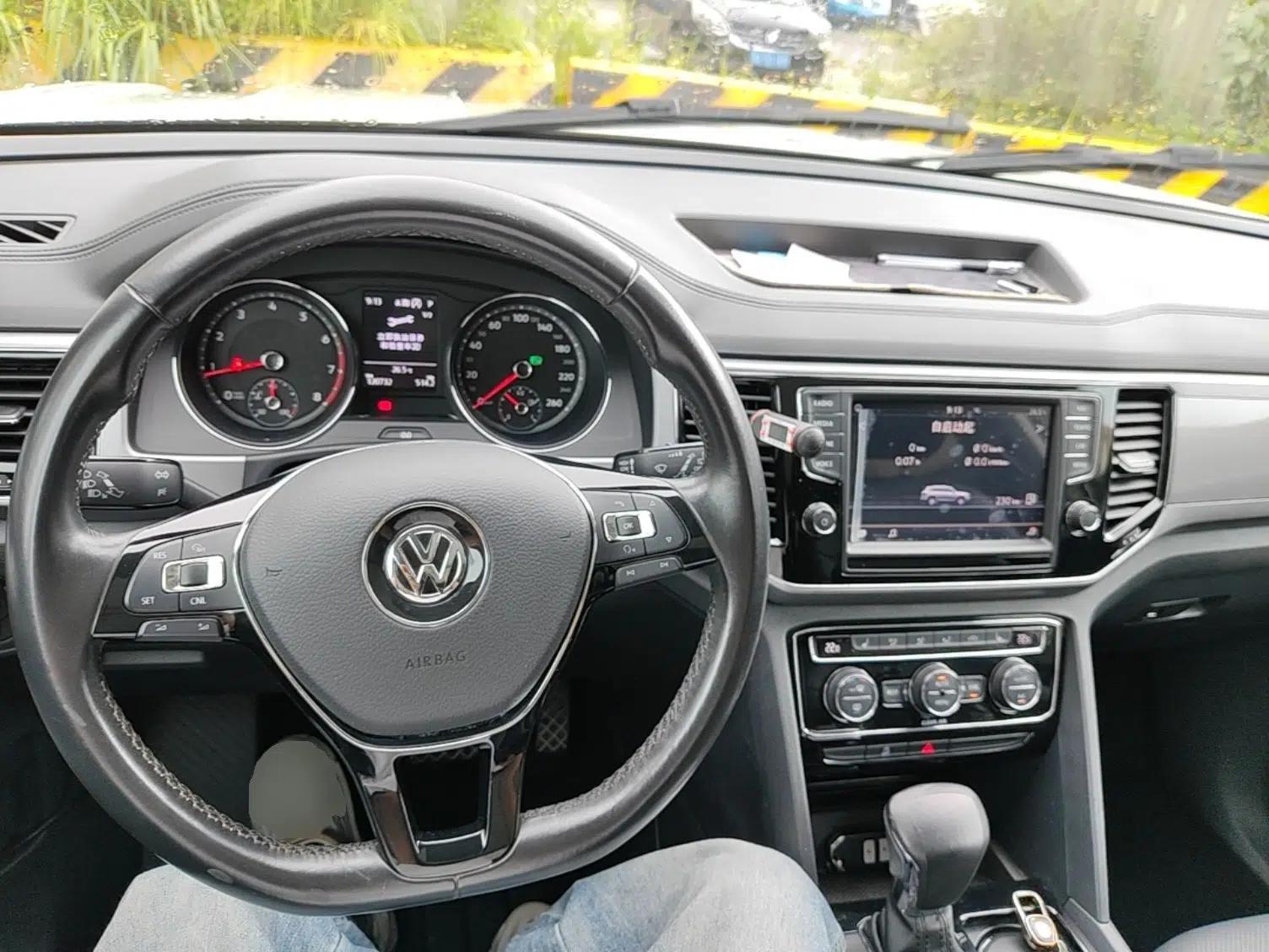 Volkswagen Teramont 2017 330TSI Two-Wheel-Drive Luxury Edition — миниатюра 17