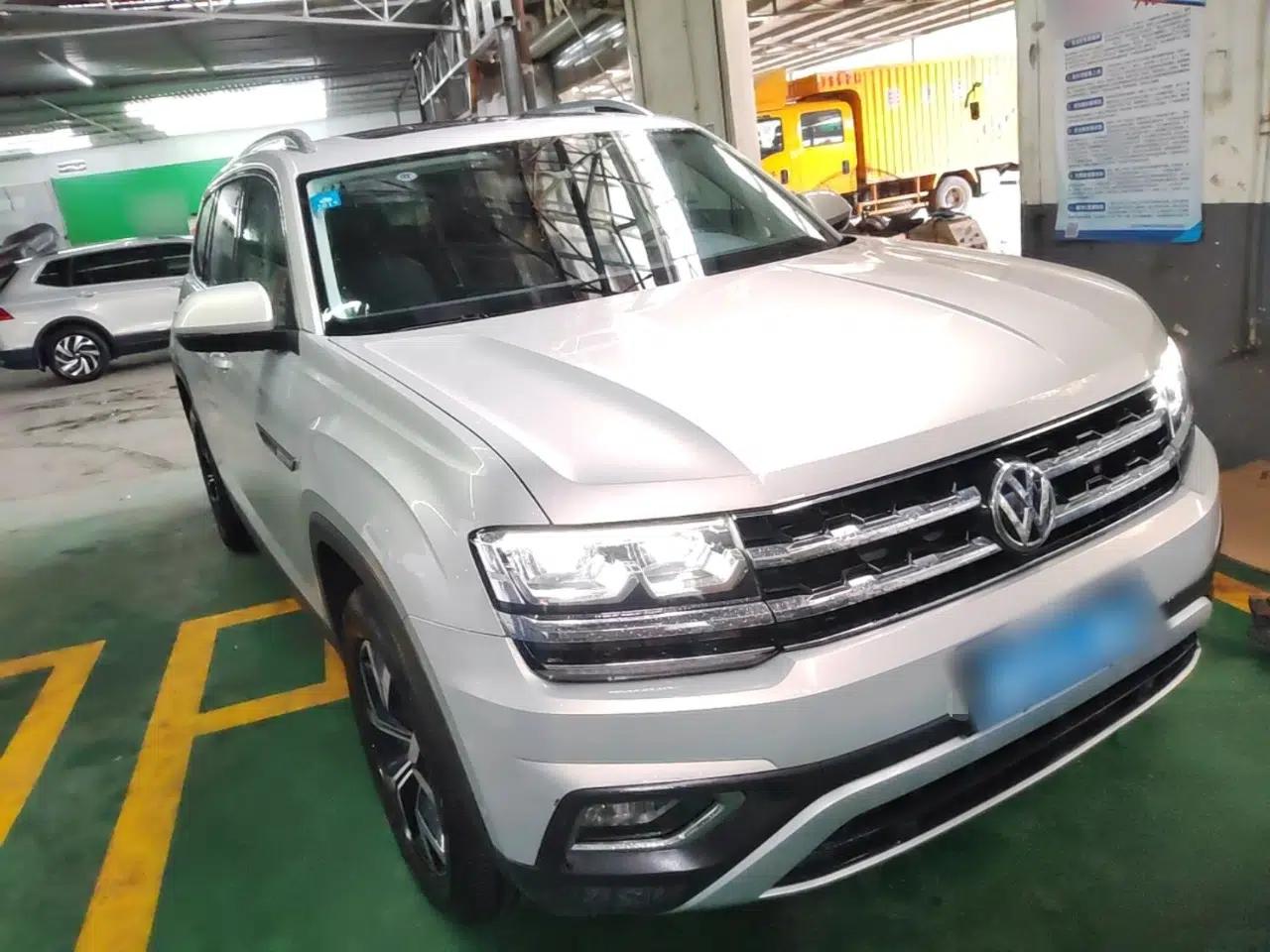 Volkswagen Teramont 2017 330TSI Two-Wheel-Drive Luxury Edition — миниатюра 3