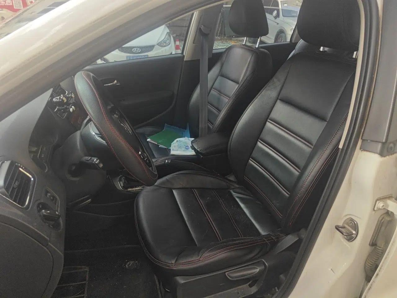 Volkswagen Polo 2016 1.6L Automatic Comfort Model — миниатюра 15