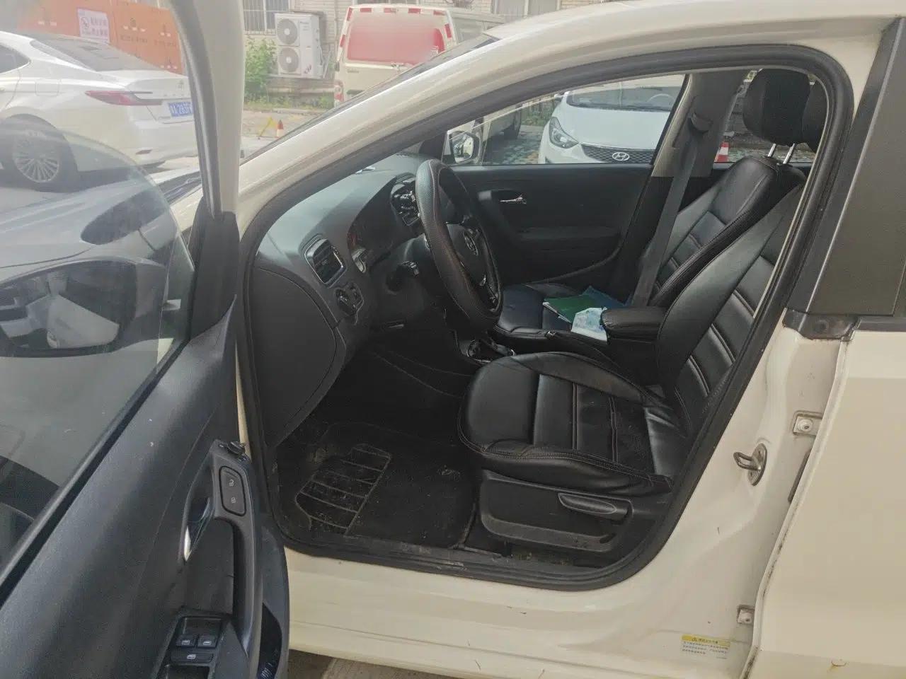 Volkswagen Polo 2016 1.6L Automatic Comfort Model — миниатюра 16