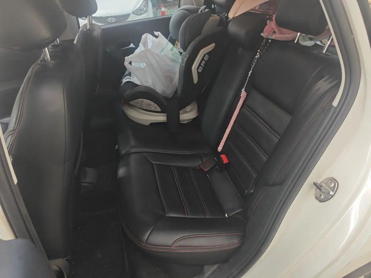 Volkswagen Polo 2016 1.6L Automatic Comfort Model — миниатюра 17