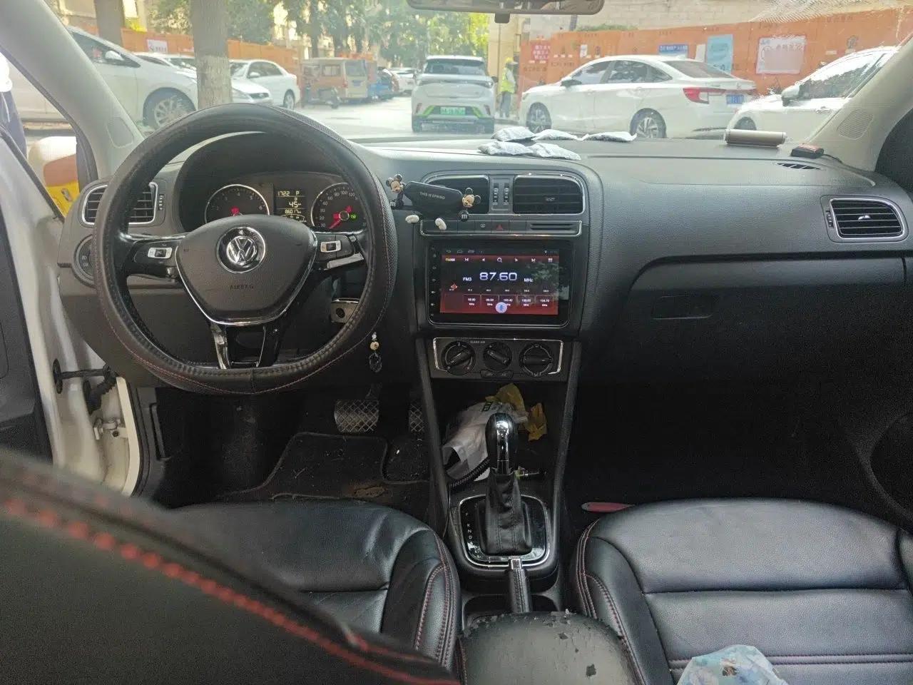 Volkswagen Polo 2016 1.6L Automatic Comfort Model — миниатюра 9