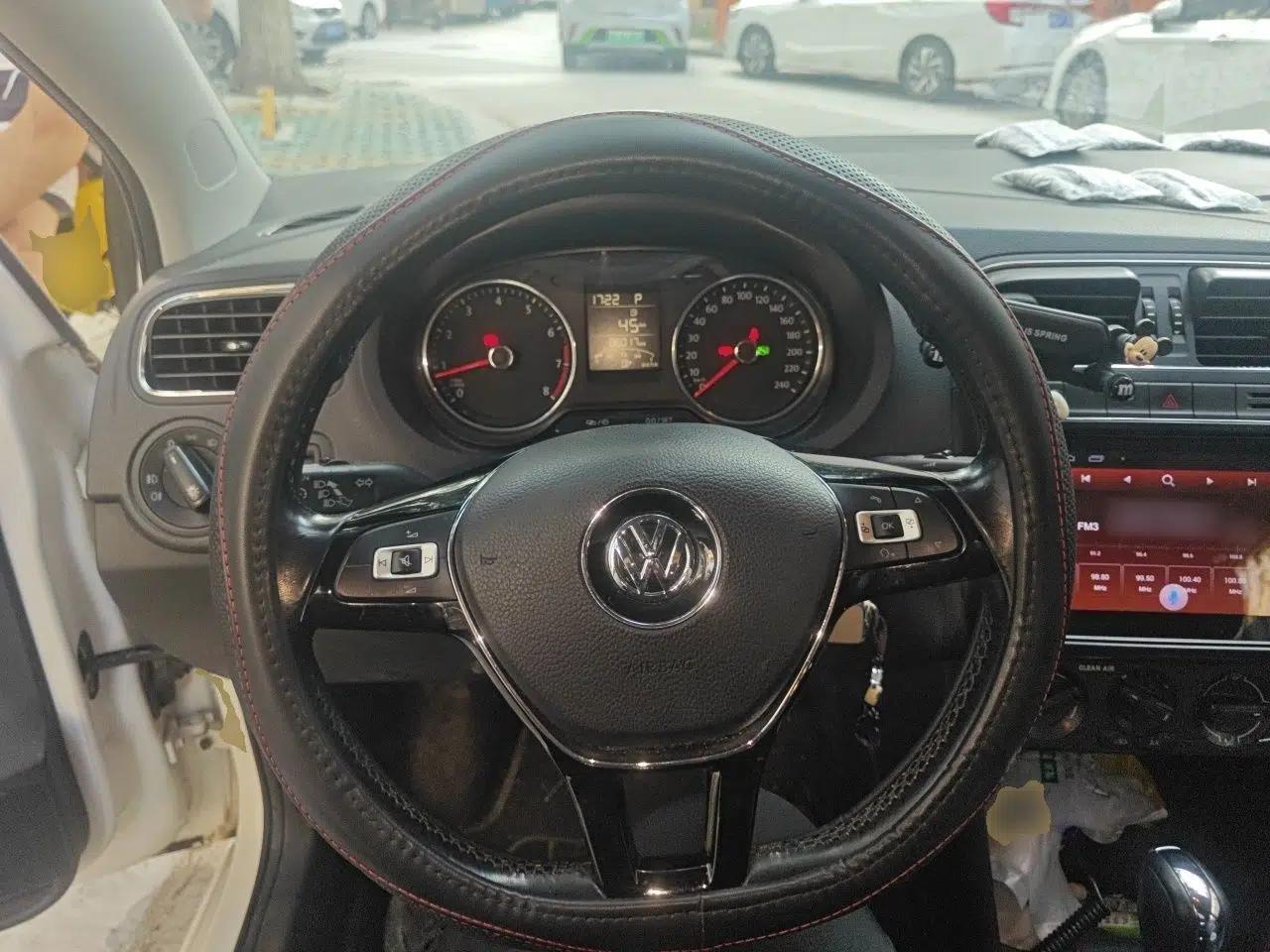 Volkswagen Polo 2016 1.6L Automatic Comfort Model — миниатюра 10