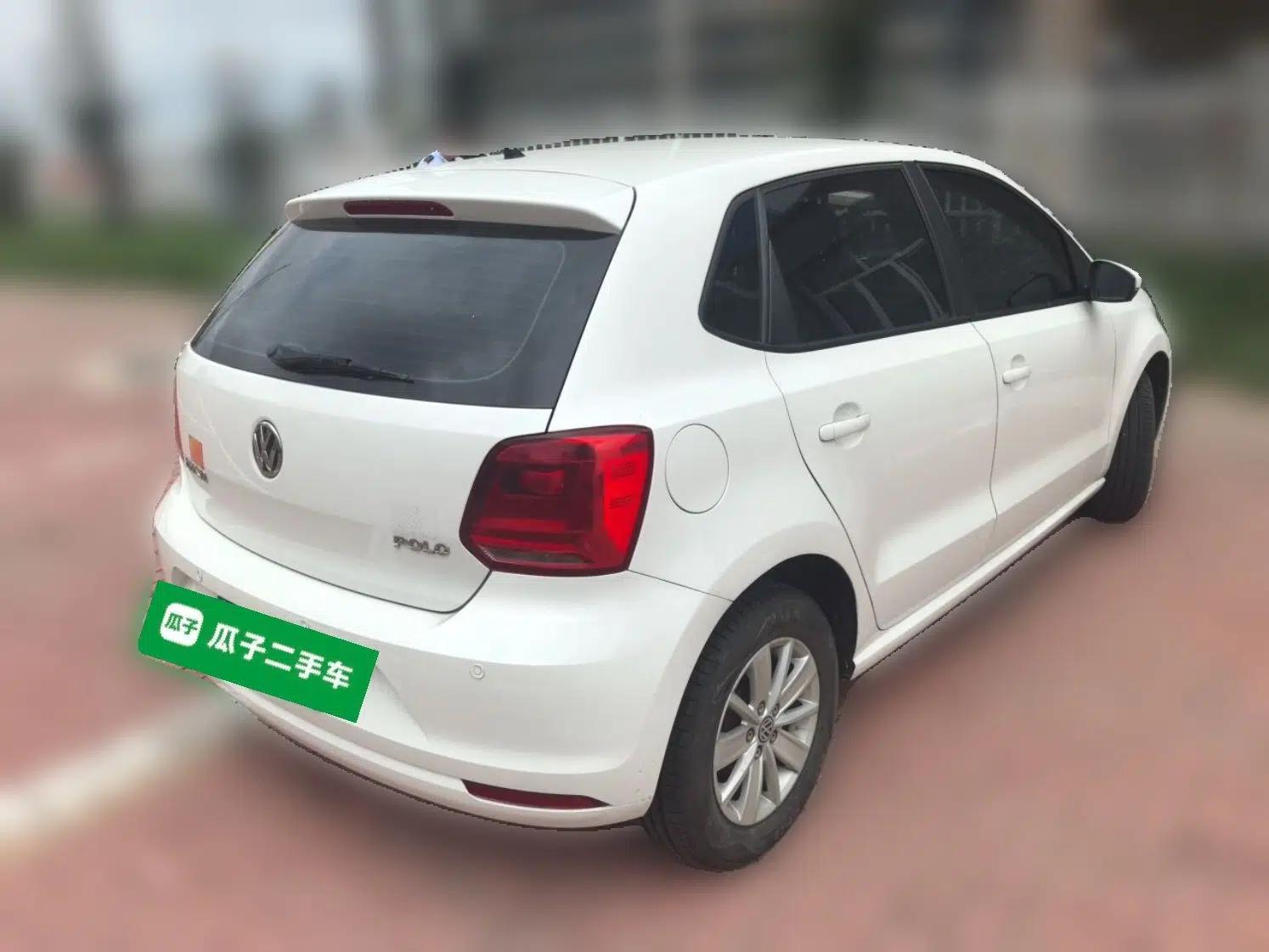 Volkswagen Polo 2014 1.4L Manual Fashion Edition — миниатюра 6