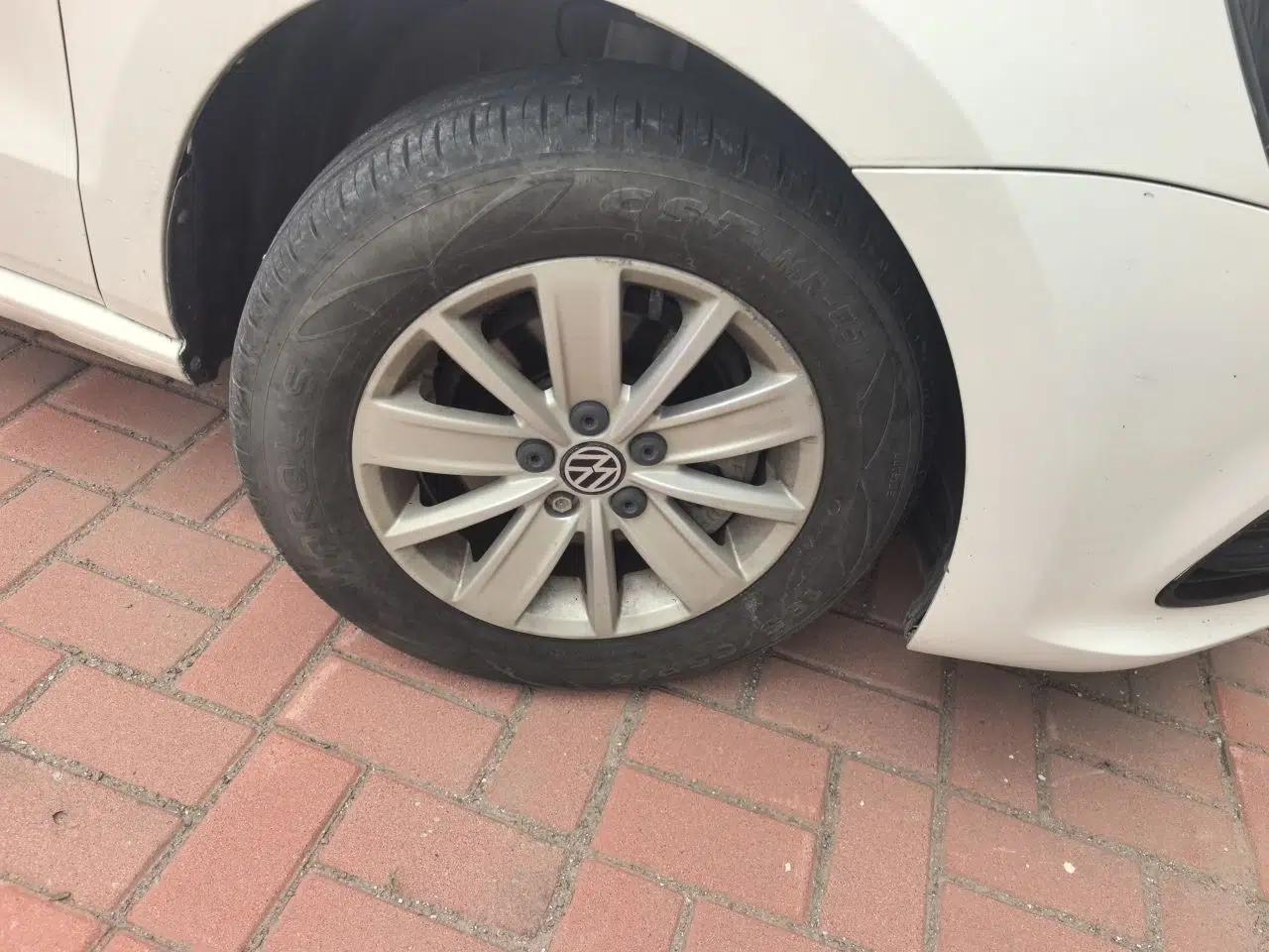 Volkswagen Polo 2014 1.4L Manual Fashion Edition — миниатюра 8