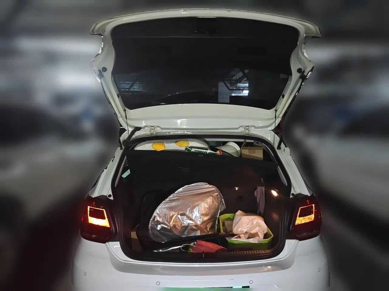 Volkswagen Polo 2014 1.4L Automatic Comfort Edition — миниатюра 19
