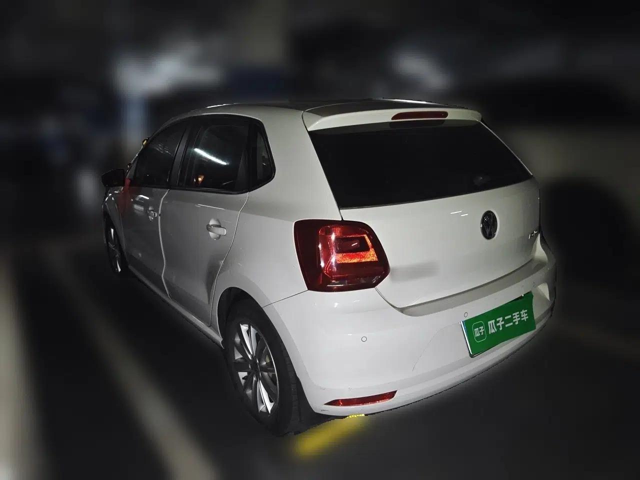 Volkswagen Polo 2014 1.4L Automatic Comfort Edition — миниатюра 4