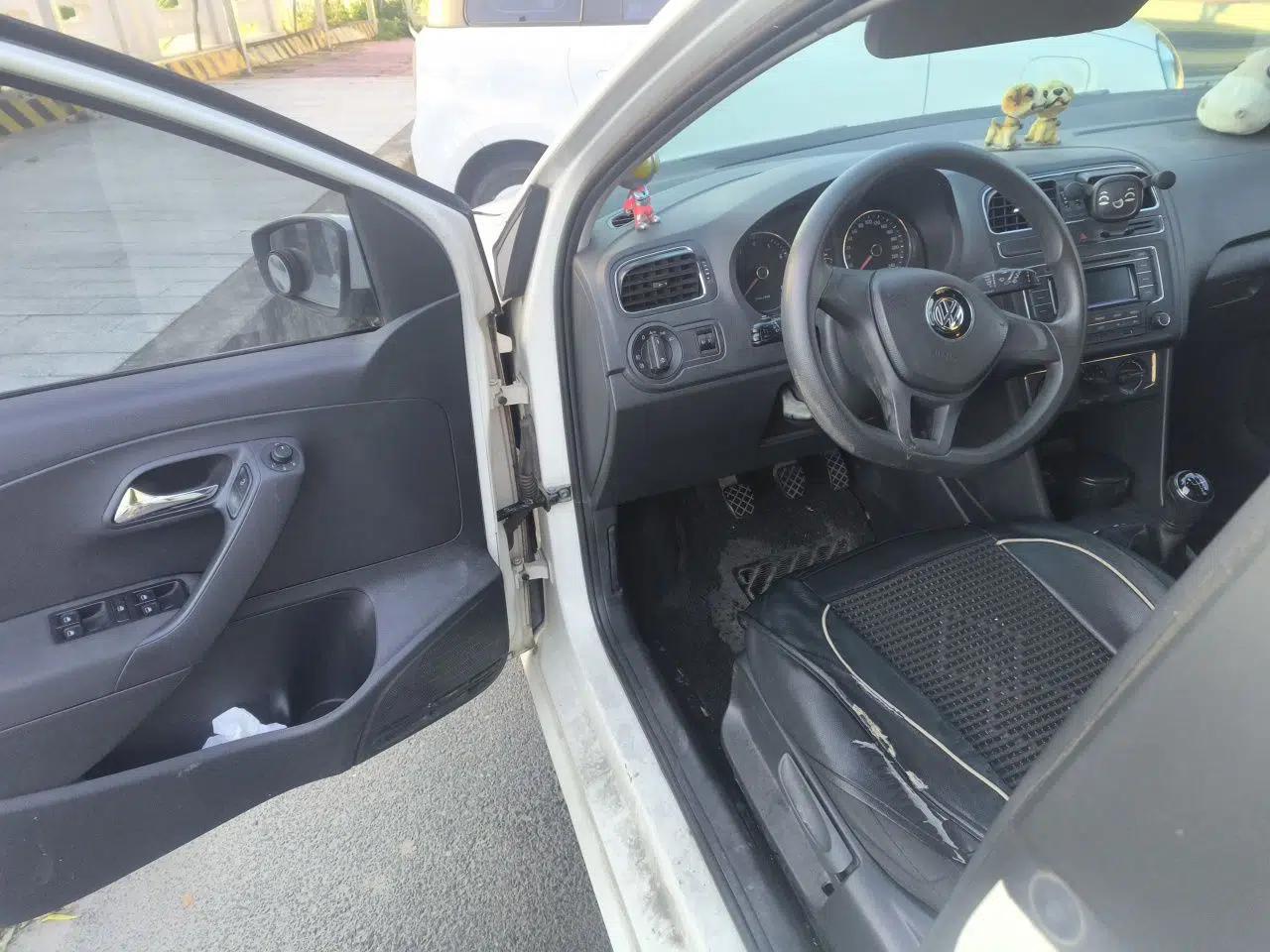 Volkswagen Polo 2014 1.4L Manual Comfort Edition — миниатюра 16