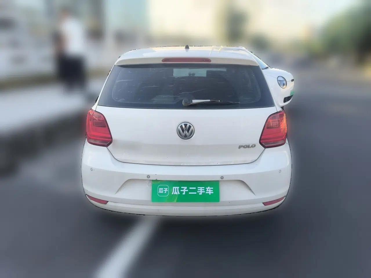Volkswagen Polo 2014 1.4L Manual Comfort Edition — миниатюра 5