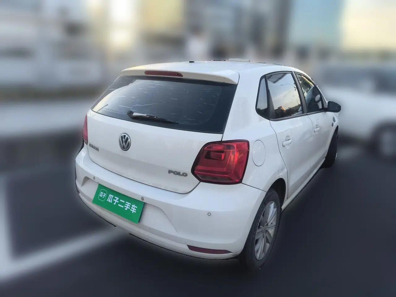 Volkswagen Polo 2014 1.4L Manual Comfort Edition — миниатюра 6
