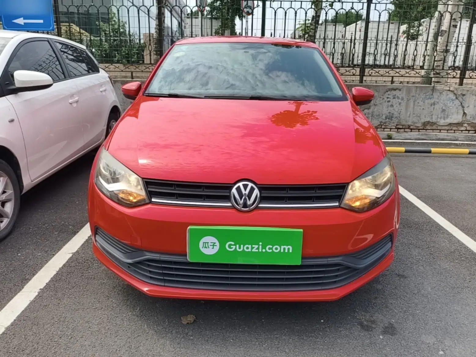 Volkswagen Polo 2016 1.4L Manual Fashion Model — миниатюра 2