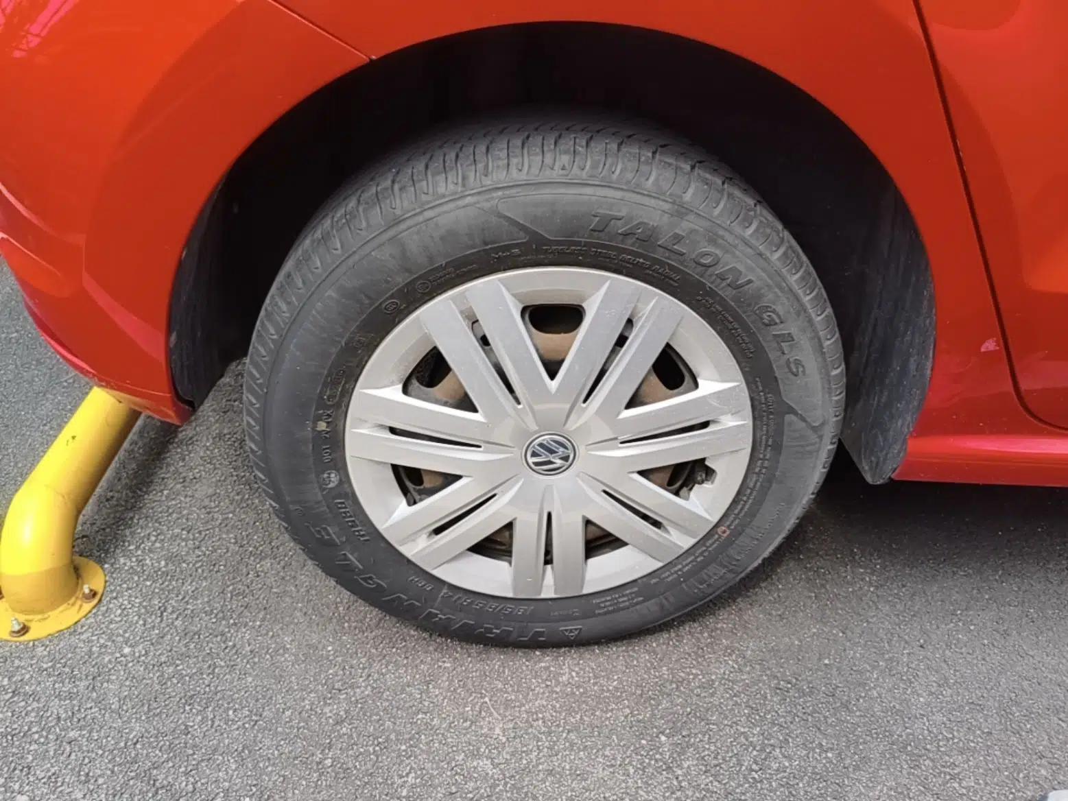 Volkswagen Polo 2016 1.4L Manual Fashion Model — миниатюра 11