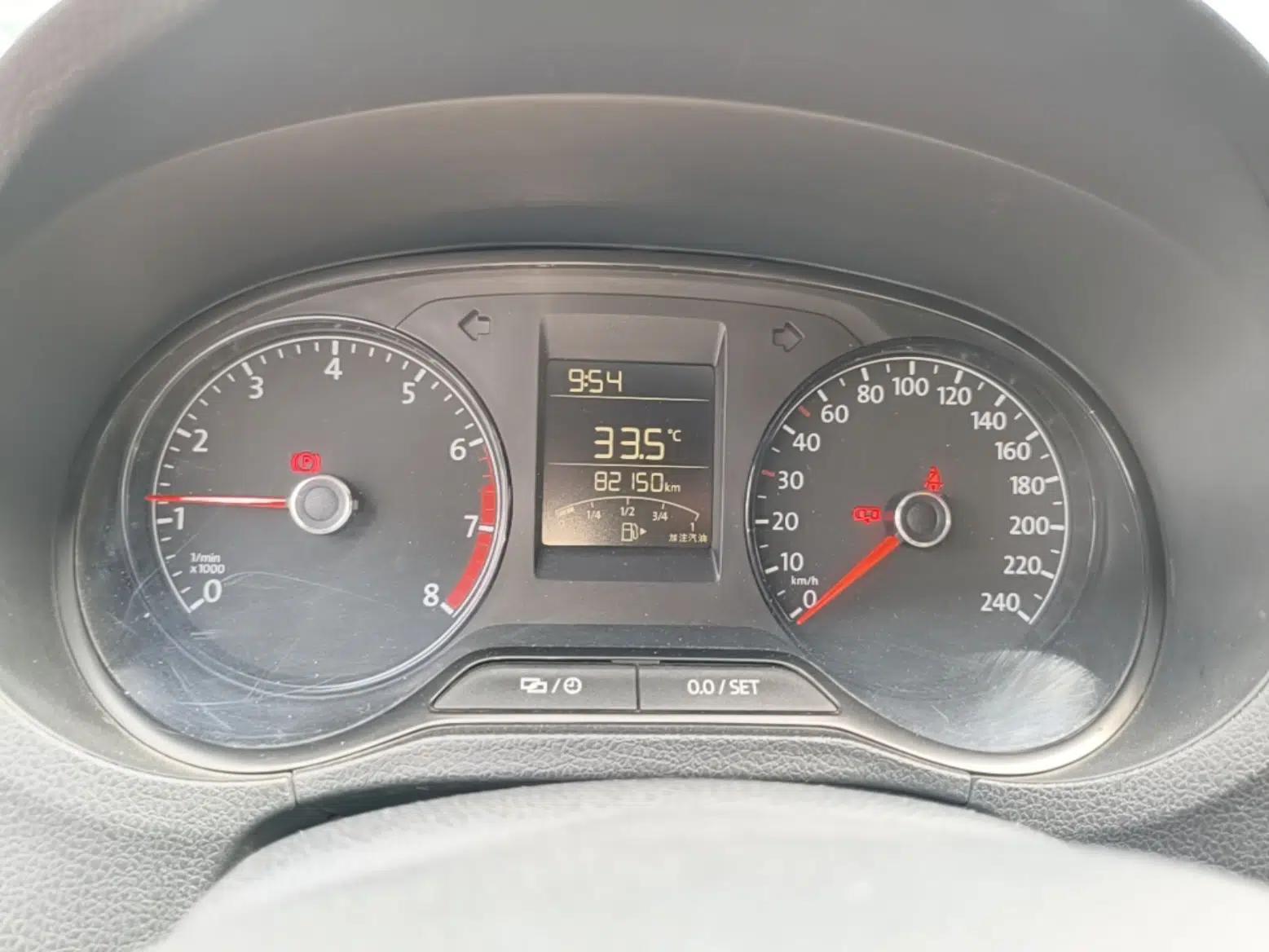 Volkswagen Polo 2016 1.4L Manual Fashion Model — миниатюра 14