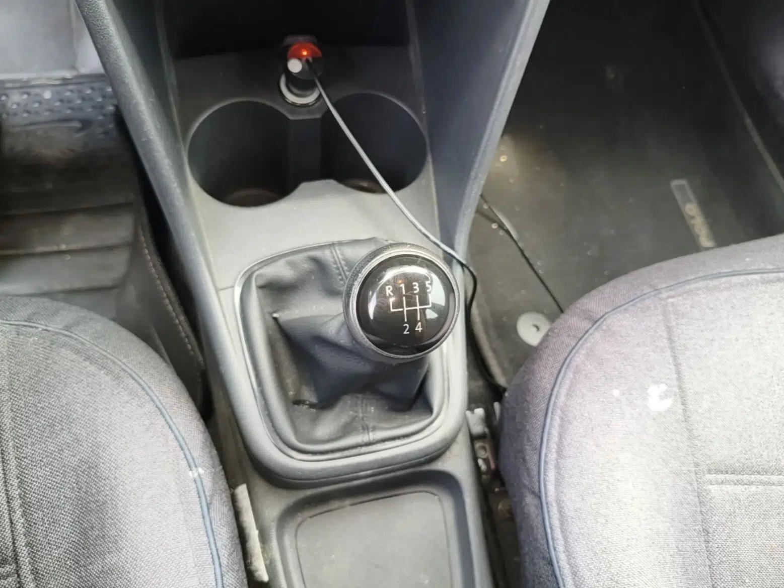Volkswagen Polo 2016 1.4L Manual Fashion Model — миниатюра 16