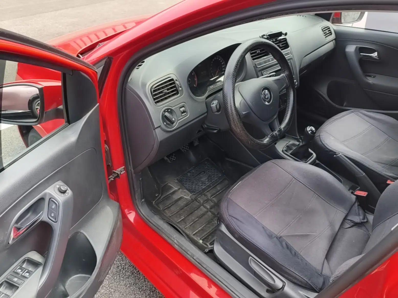 Volkswagen Polo 2016 1.4L Manual Fashion Model — миниатюра 18