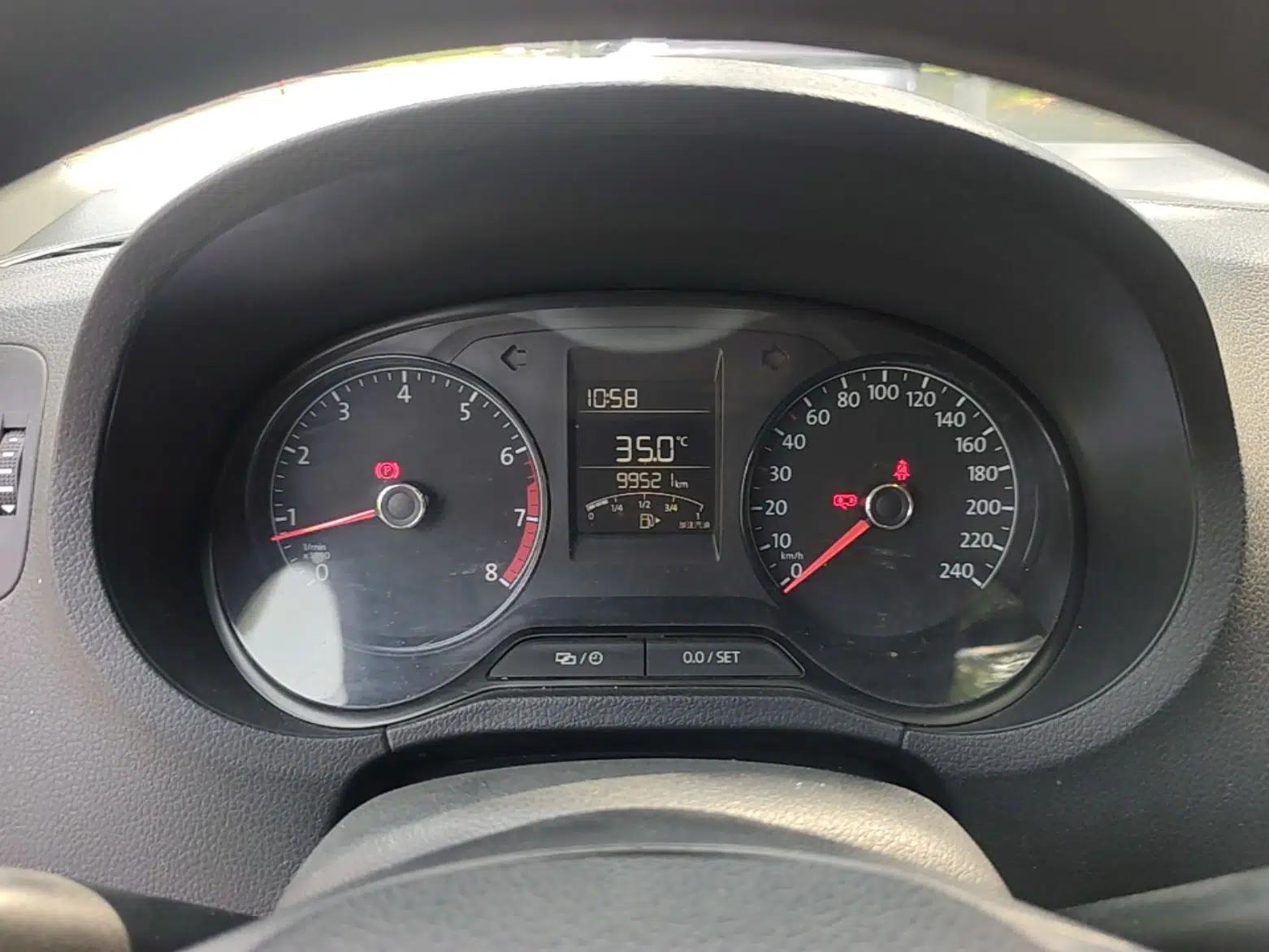 Volkswagen Polo 2016 1.4L Manual Fashion Model — миниатюра 14