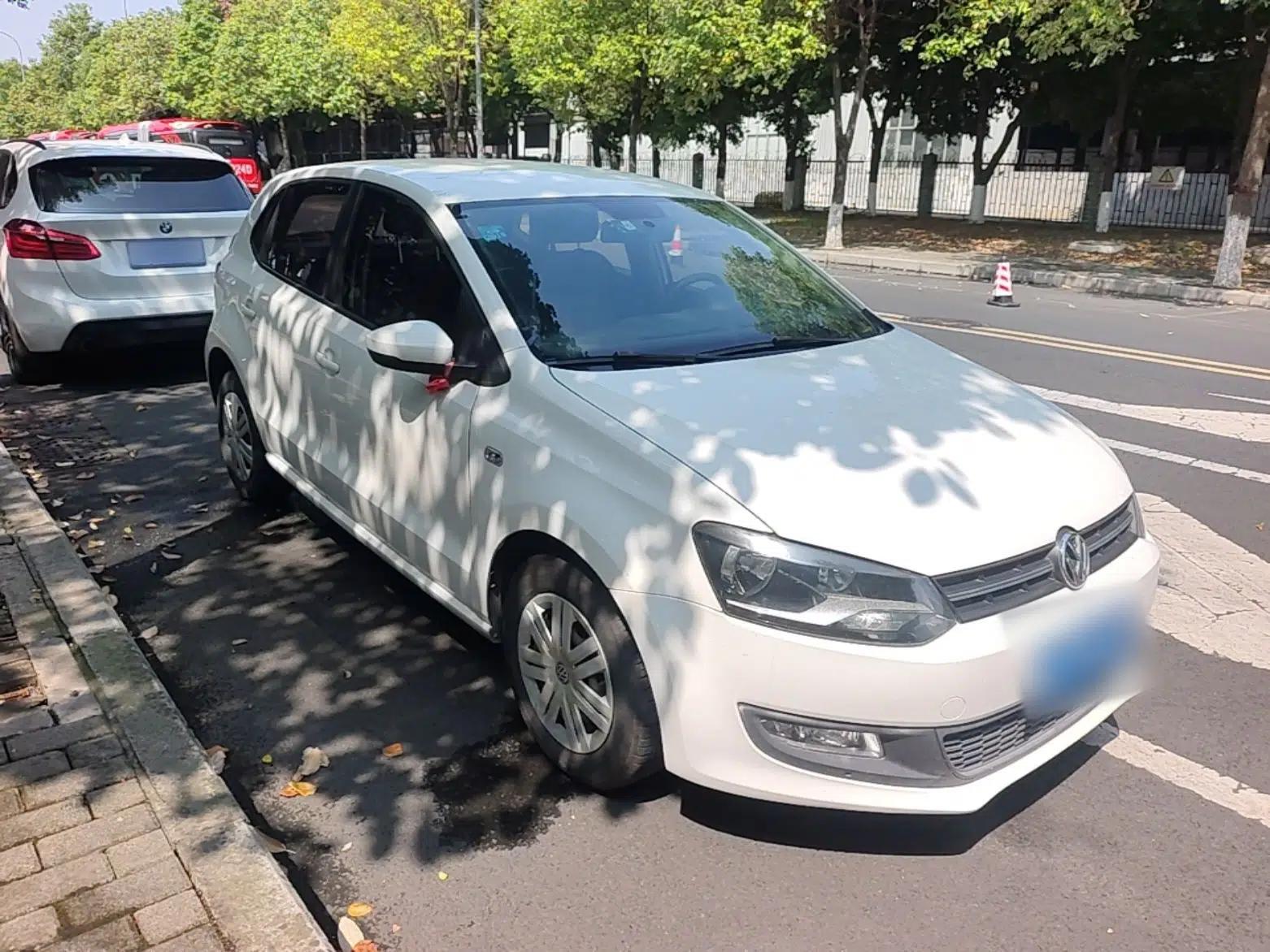 Volkswagen Polo 2016 1.4L Manual Fashion Model — миниатюра 3
