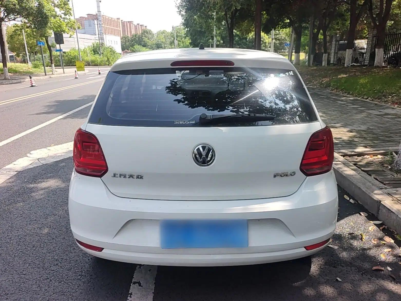 Volkswagen Polo 2016 1.4L Manual Fashion Model — миниатюра 5