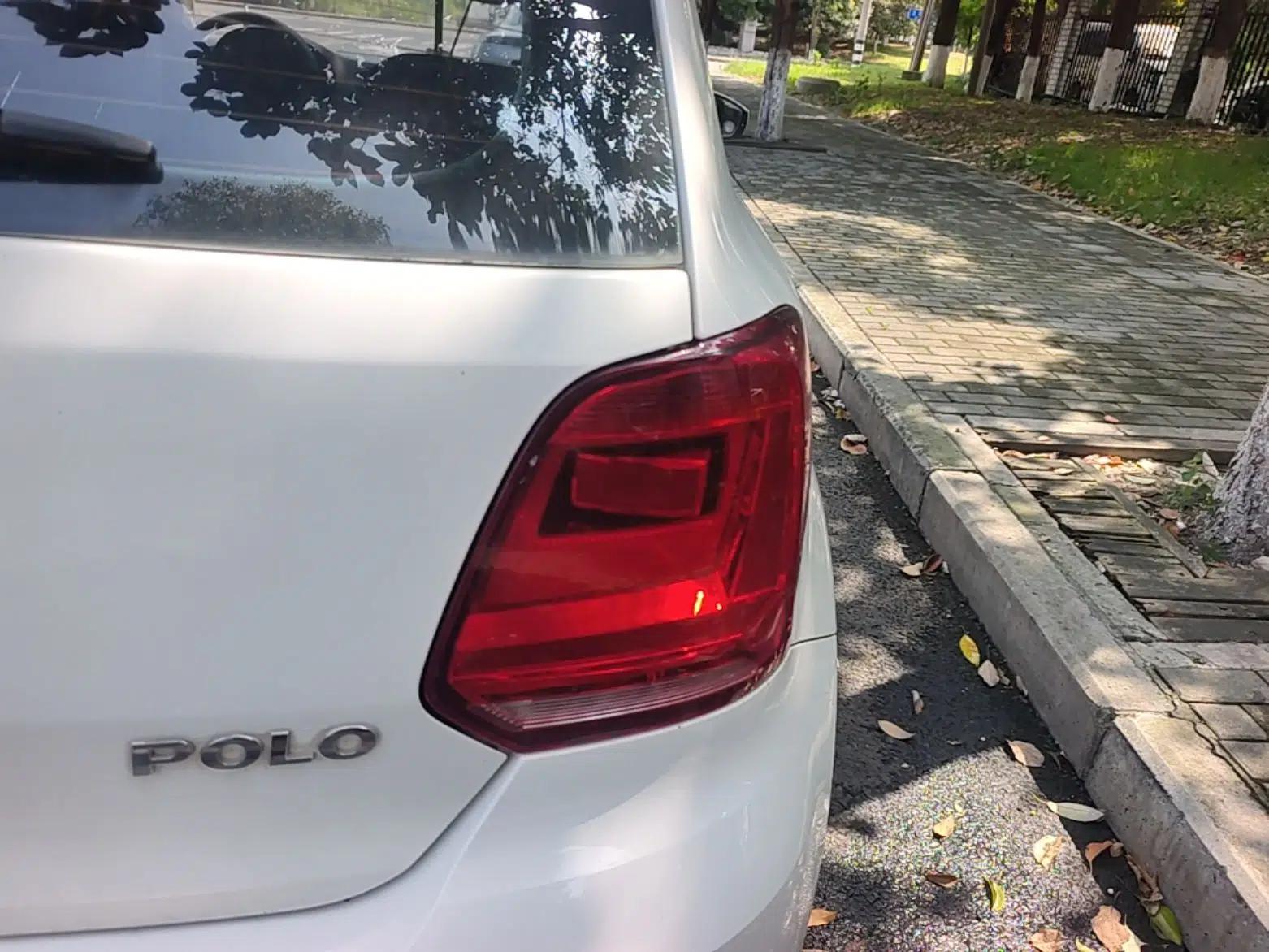 Volkswagen Polo 2016 1.4L Manual Fashion Model — миниатюра 9