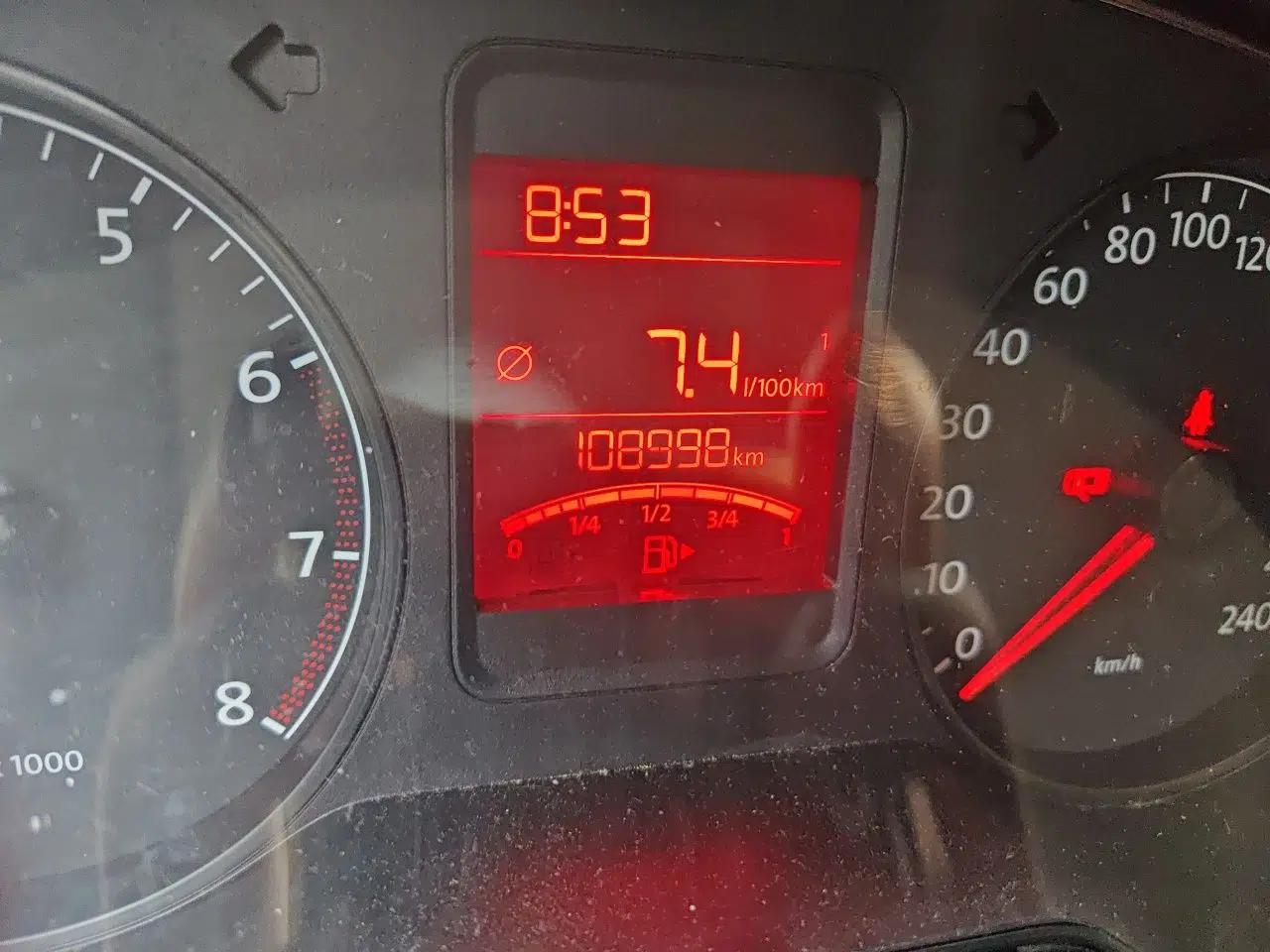 Volkswagen Polo 2013 1.6L Manual Comfort Edition — миниатюра 12