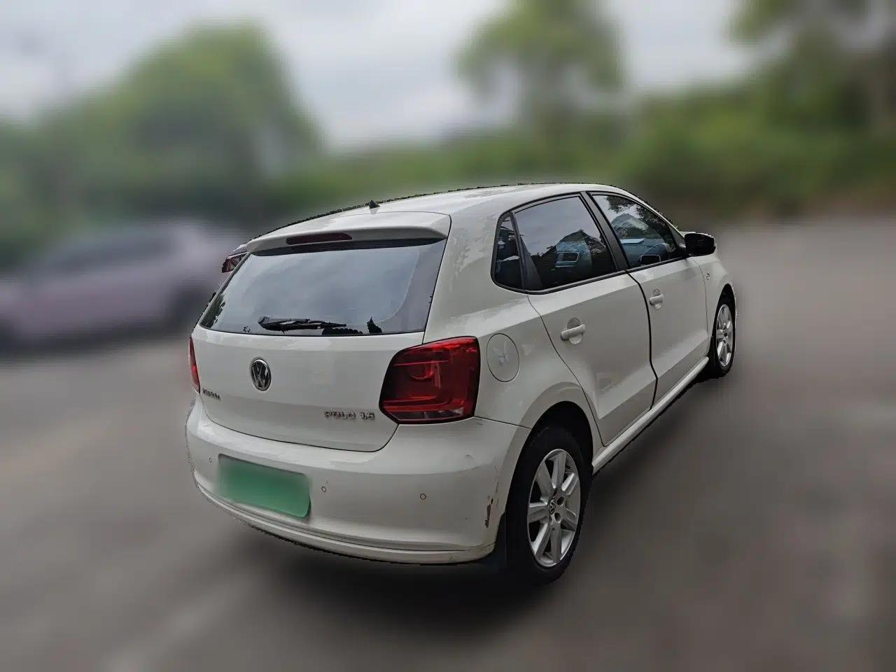 Volkswagen Polo 2013 1.6L Manual Comfort Edition — миниатюра 6