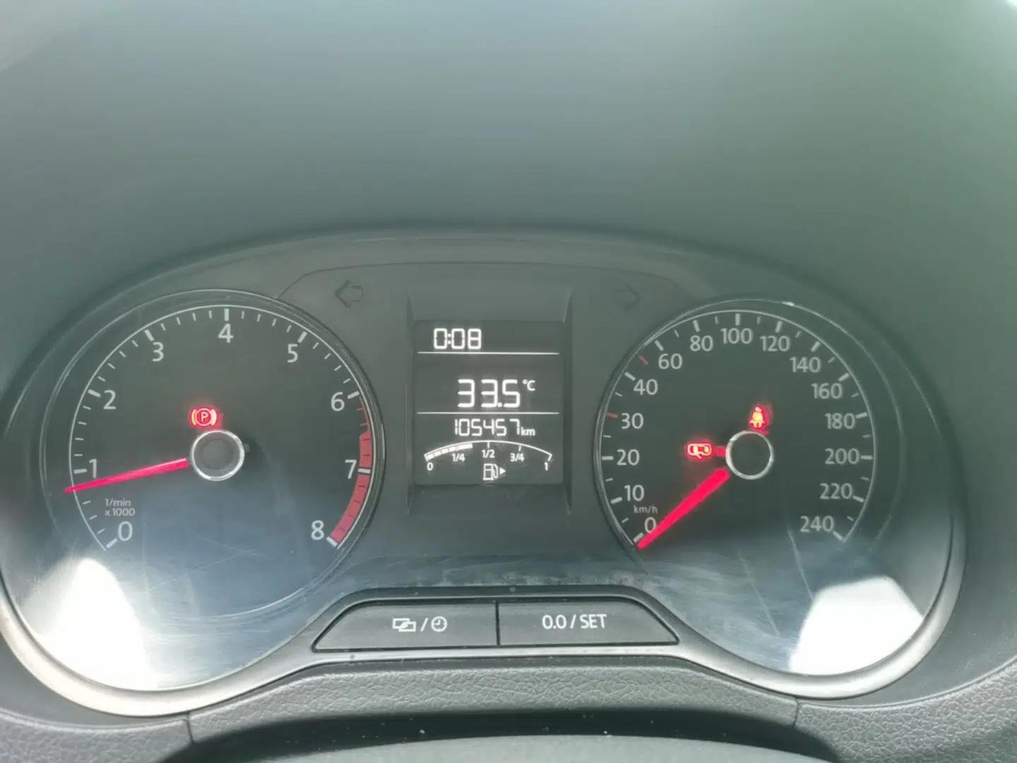 Volkswagen Polo 2016 1.4L Manual Fashion Model — миниатюра 14