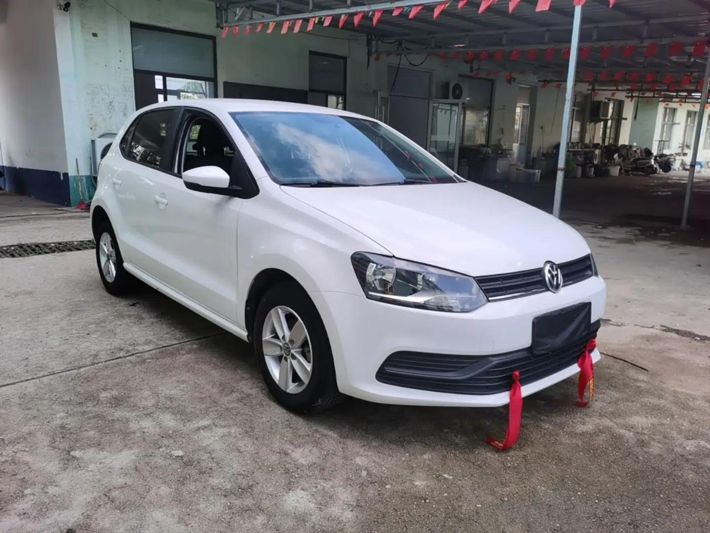 Volkswagen Polo 2016 1.4L Manual Fashion Model — миниатюра 3