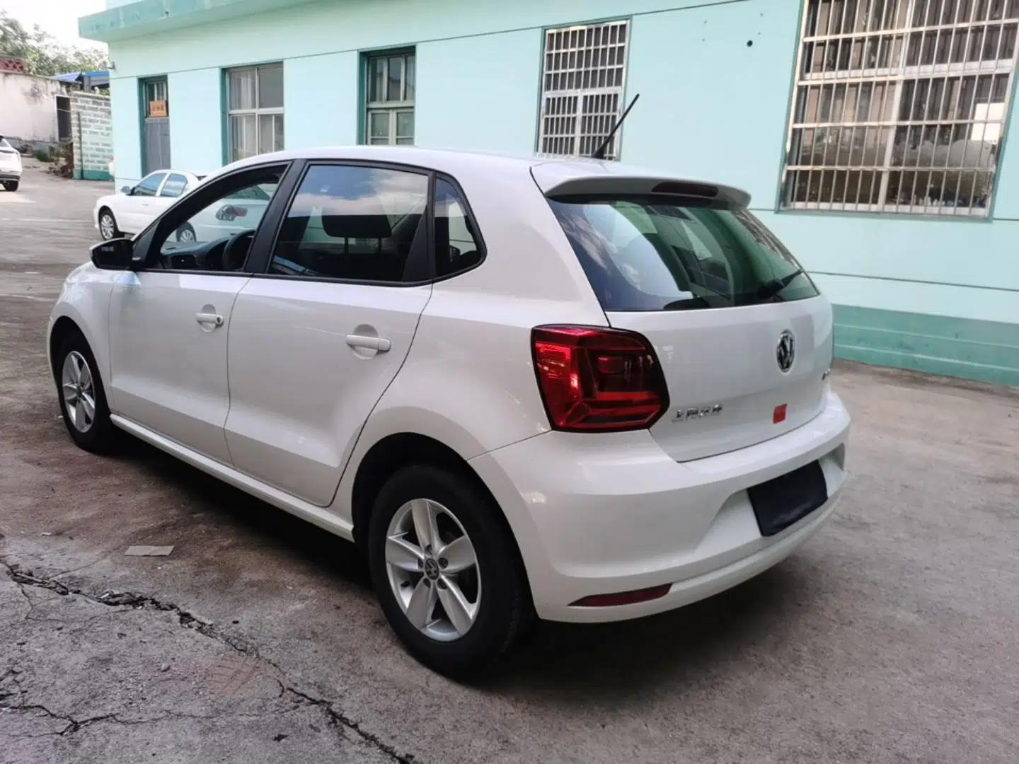 Volkswagen Polo 2016 1.4L Manual Fashion Model — миниатюра 4