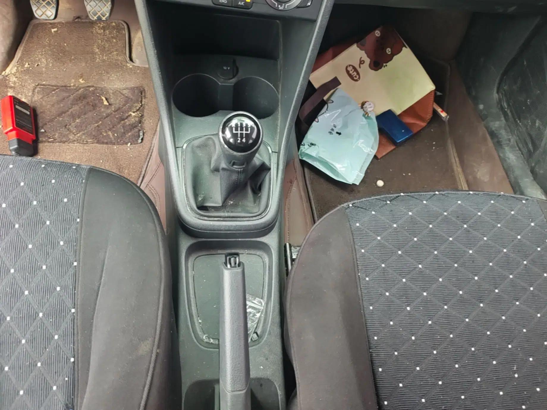 Volkswagen Polo 2016 1.4L Manual Fashion Model — миниатюра 16