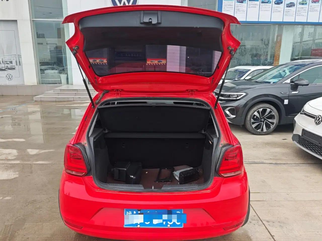 Volkswagen Polo 2016 1.4L Manual Fashion Model — миниатюра 22