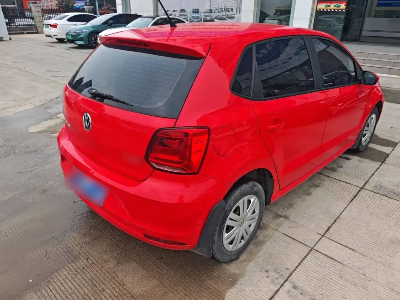 Volkswagen Polo 2016 1.4L Manual Fashion Model — миниатюра 6