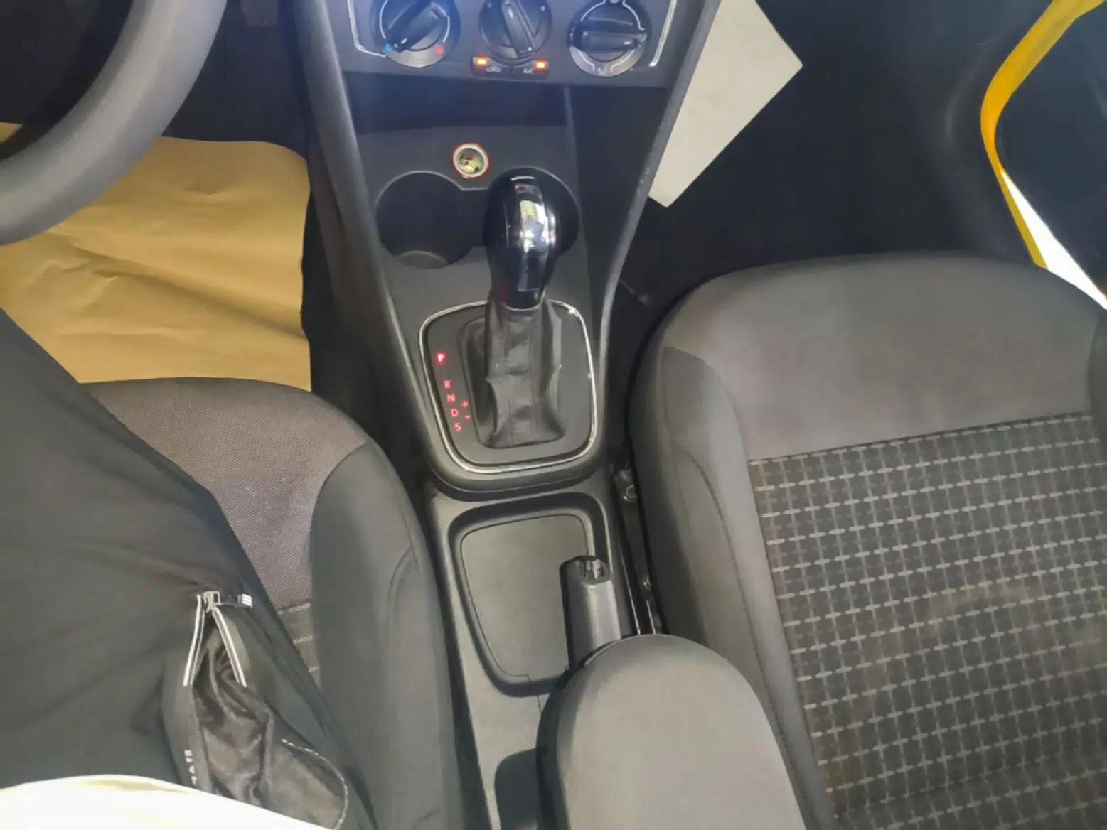 Volkswagen Polo 2014 1.6L Automatic Comfort Edition — миниатюра 16