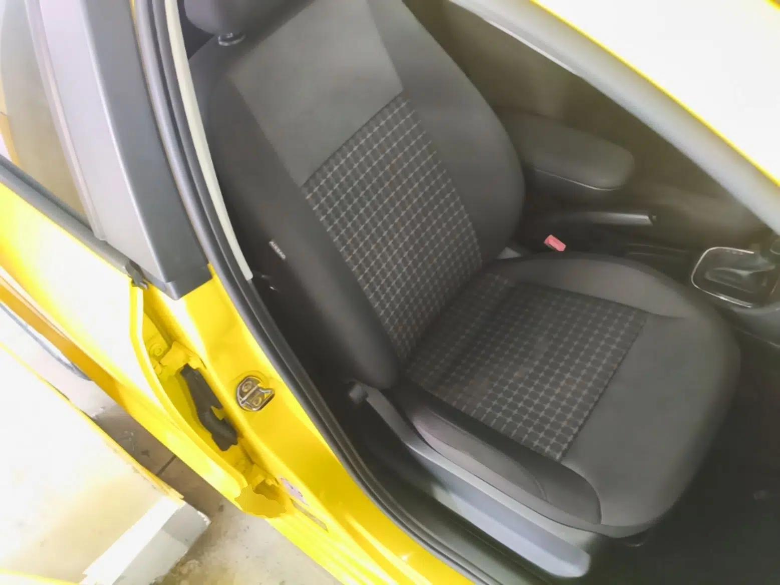 Volkswagen Polo 2014 1.6L Automatic Comfort Edition — миниатюра 19