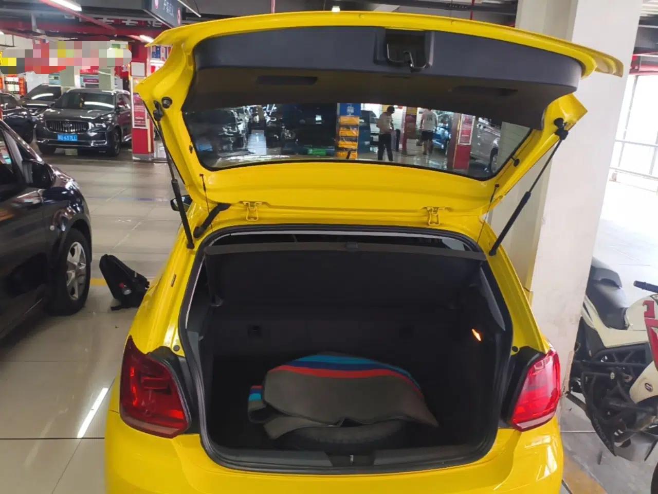 Volkswagen Polo 2014 1.6L Automatic Comfort Edition — миниатюра 22