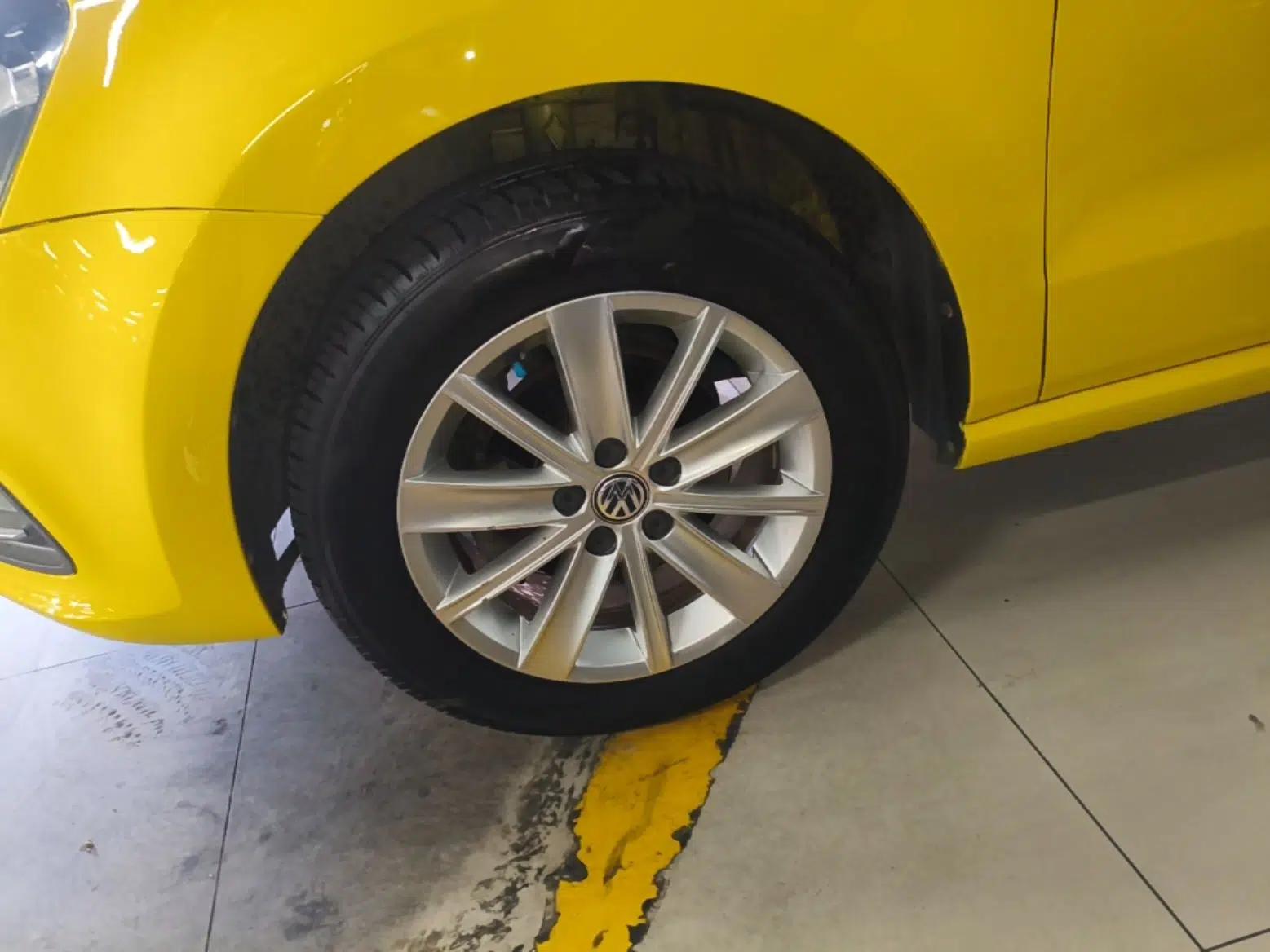 Volkswagen Polo 2014 1.6L Automatic Comfort Edition — миниатюра 10