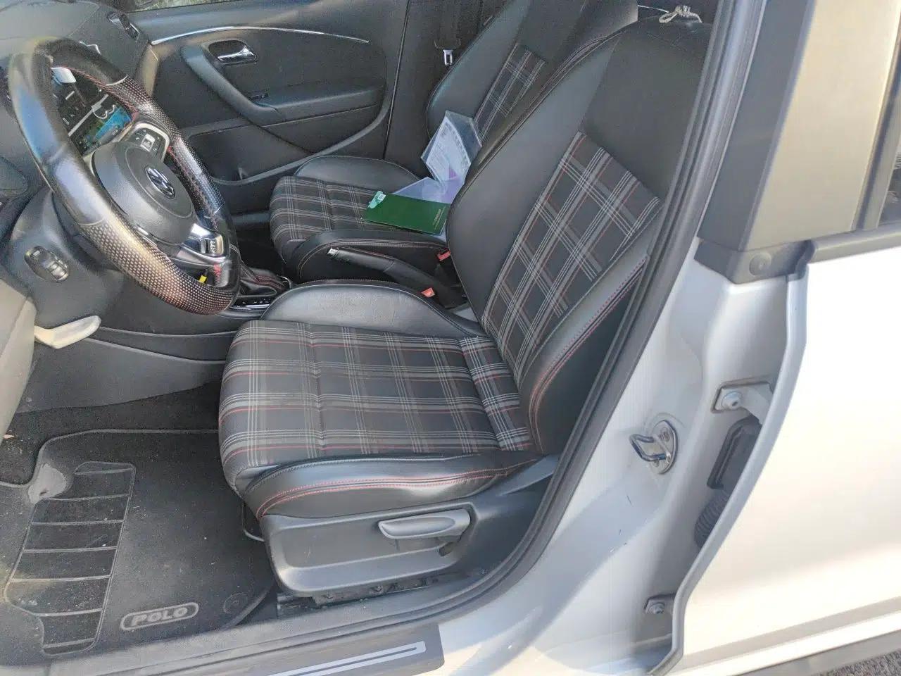 Volkswagen Polo 2014 1.6L Automatic Luxury Edition — миниатюра 15