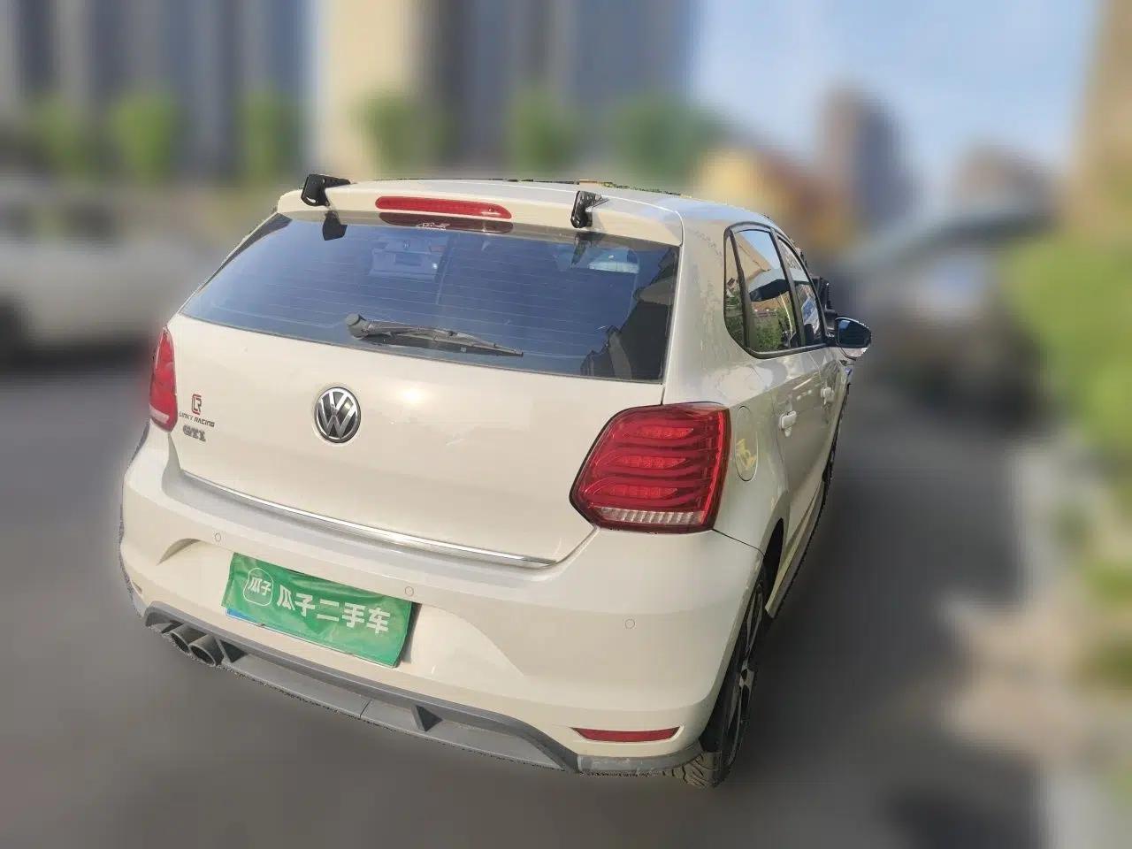 Volkswagen Polo 2014 1.6L Automatic Luxury Edition — миниатюра 6