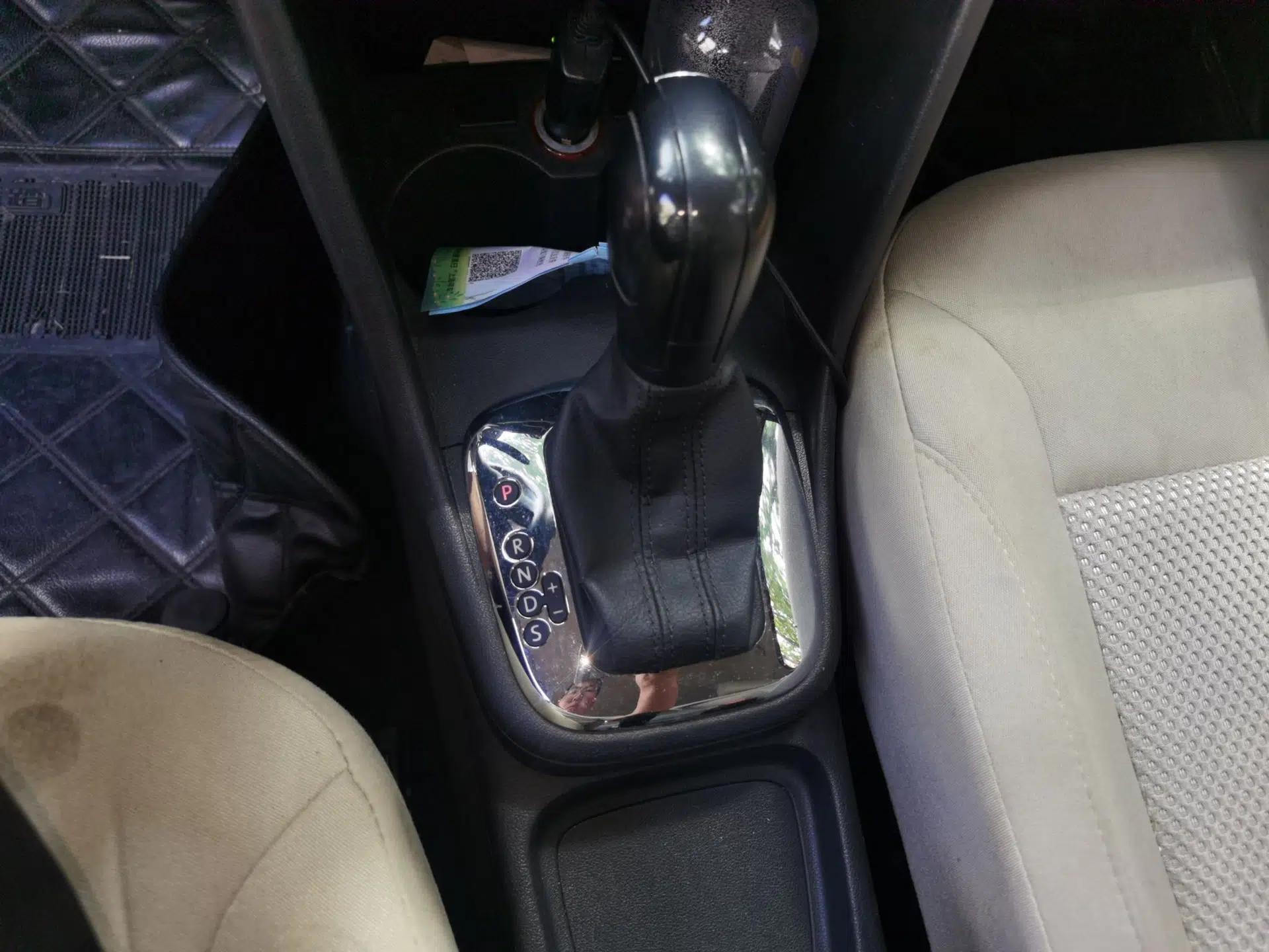 Volkswagen Polo 2011 1.6L Automatic ZhiShang Version — миниатюра 14