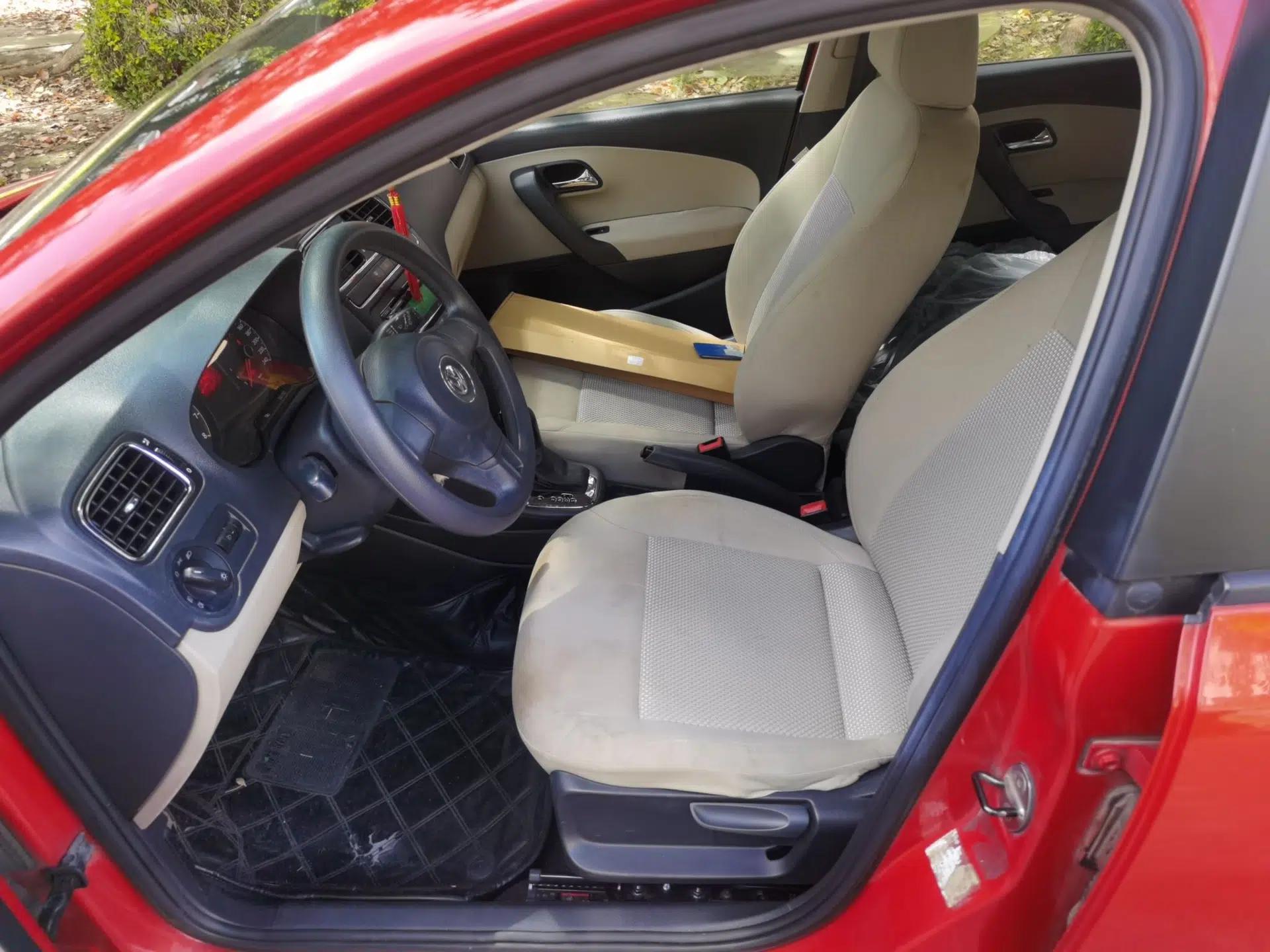Volkswagen Polo 2011 1.6L Automatic ZhiShang Version — миниатюра 15