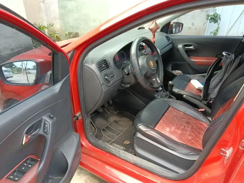 Volkswagen Polo 2013 1.4L Manual Fashion Edition — миниатюра 16