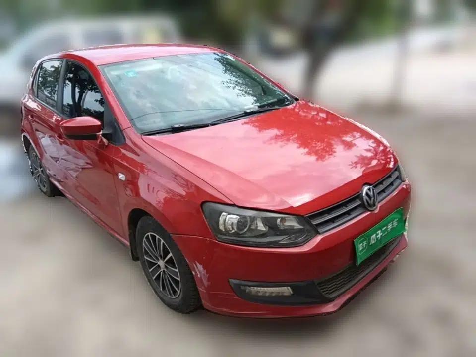 Volkswagen Polo 2013 1.4L Manual Fashion Edition — миниатюра 3