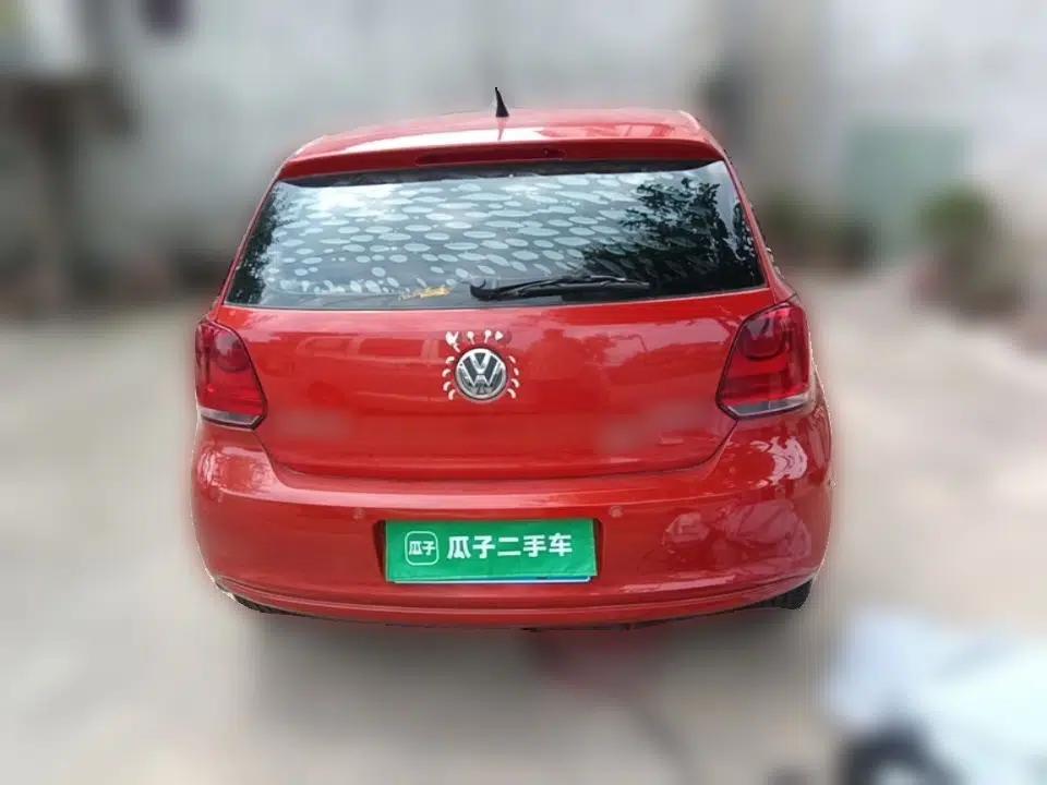 Volkswagen Polo 2013 1.4L Manual Fashion Edition — миниатюра 5