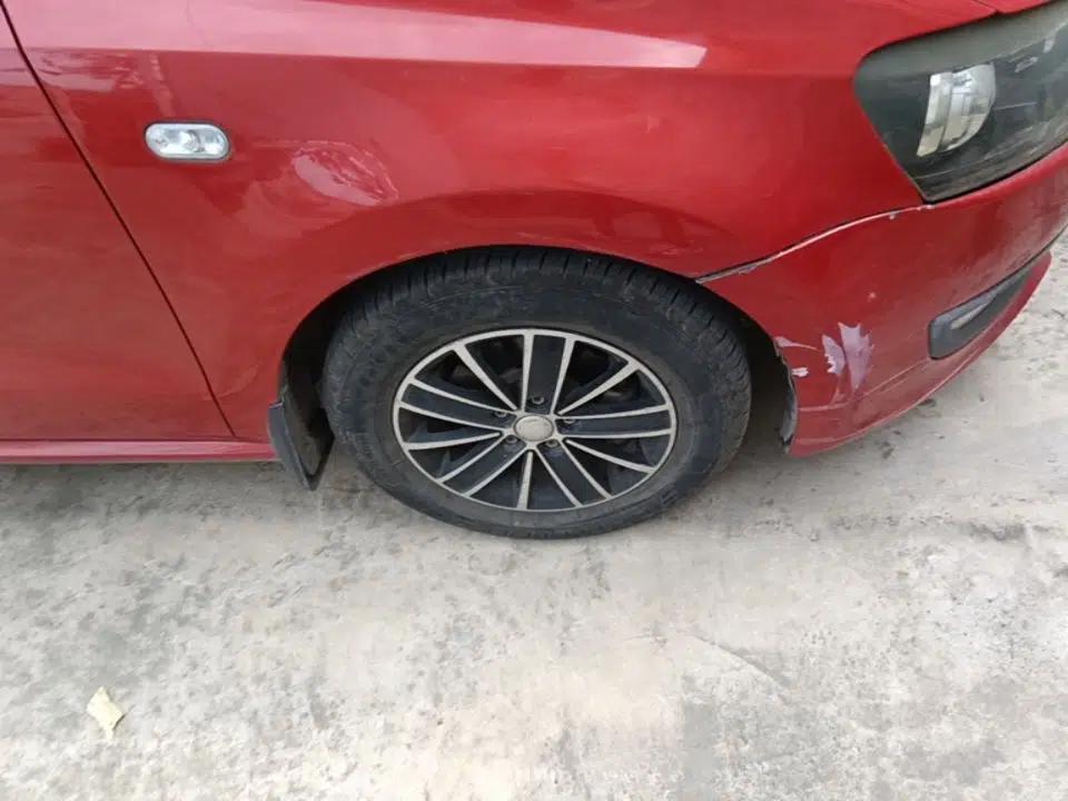 Volkswagen Polo 2013 1.4L Manual Fashion Edition — миниатюра 8