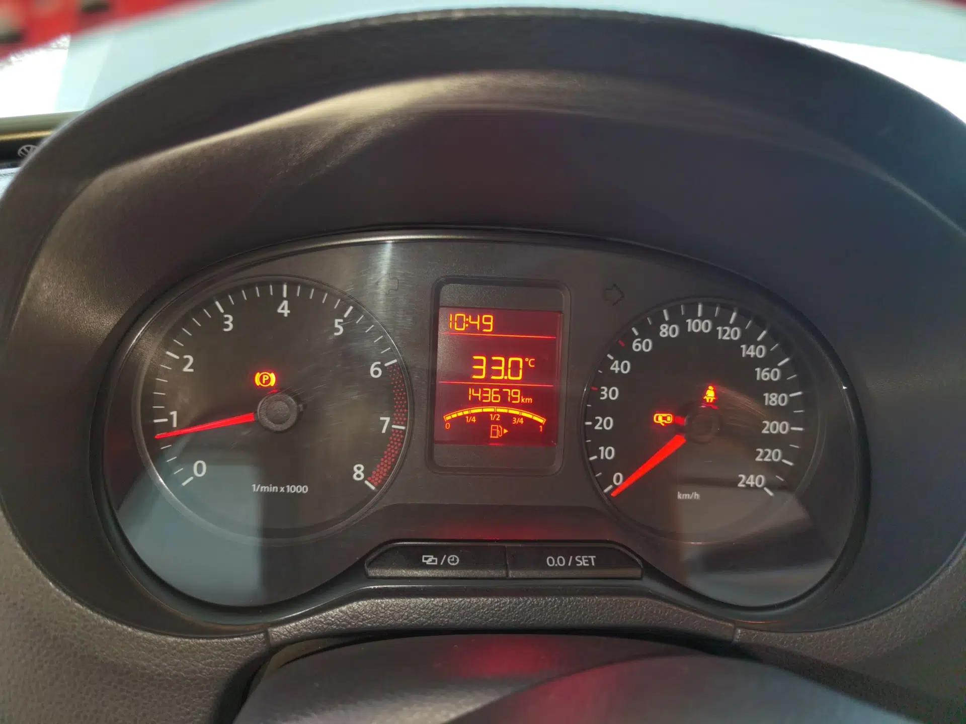 Volkswagen Polo 2013 1.4L Manual Fashion Edition — миниатюра 11