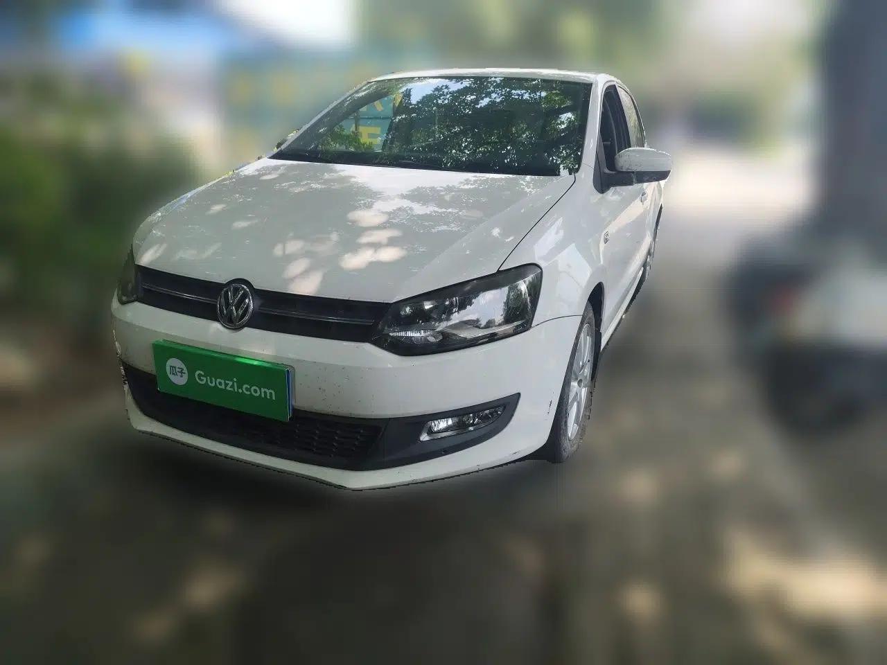 Volkswagen Polo 2013 1.4L Manual Comfort Edition — миниатюра 1