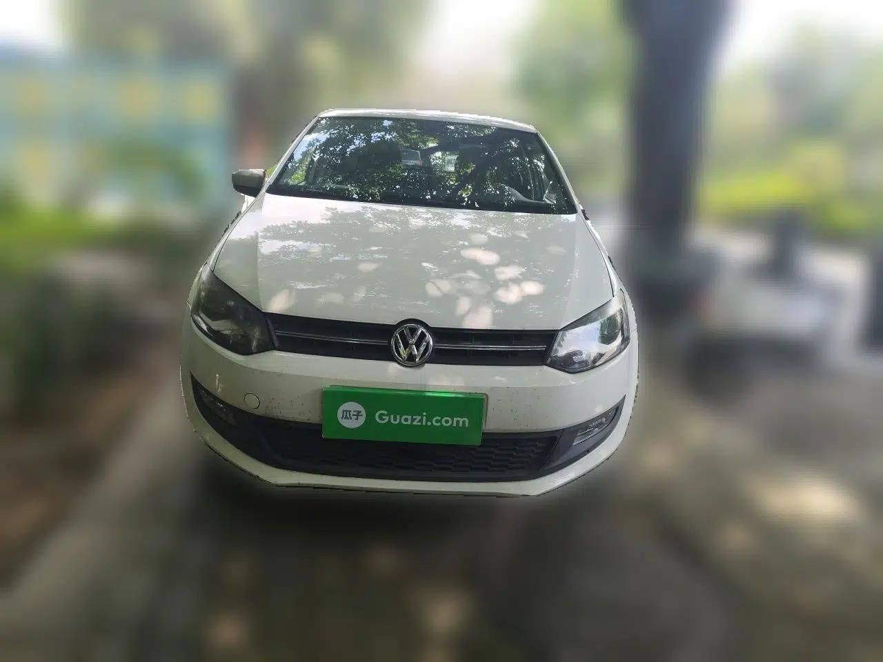 Volkswagen Polo 2013 1.4L Manual Comfort Edition — миниатюра 2
